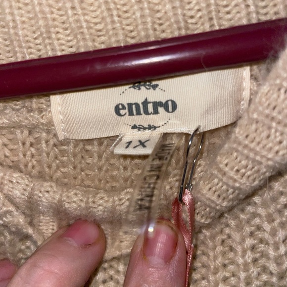 Entro heavily distressed sweater - Picture 3 of 3